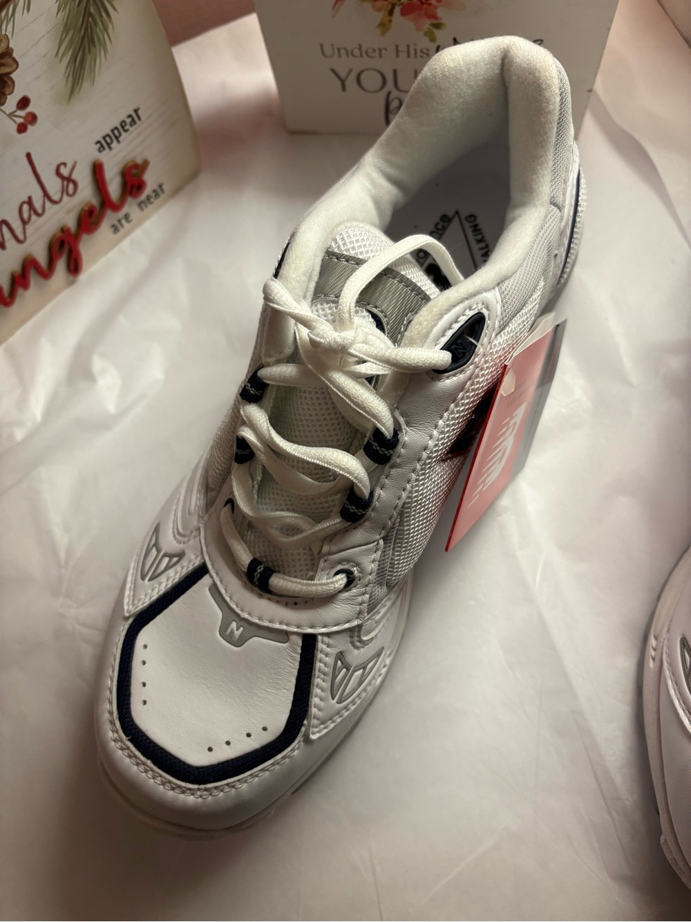 New Balance Ladies White and Navy Athletic Sneakers 10 SL-2 Fit - Picture 2 of 9